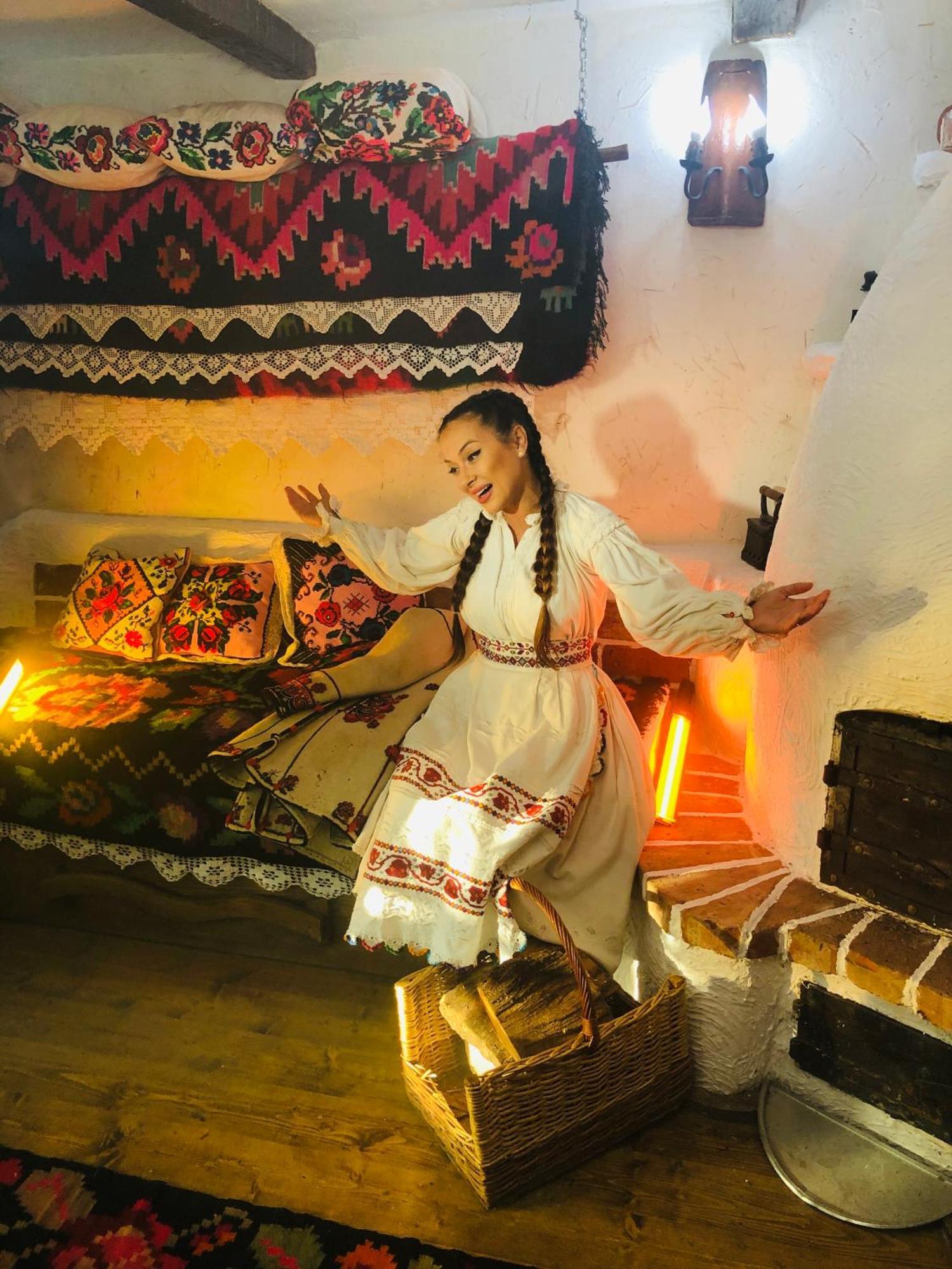 Casa Colt Din Maramures - Old Traditional House Ocna Şugatag Eksteriør billede