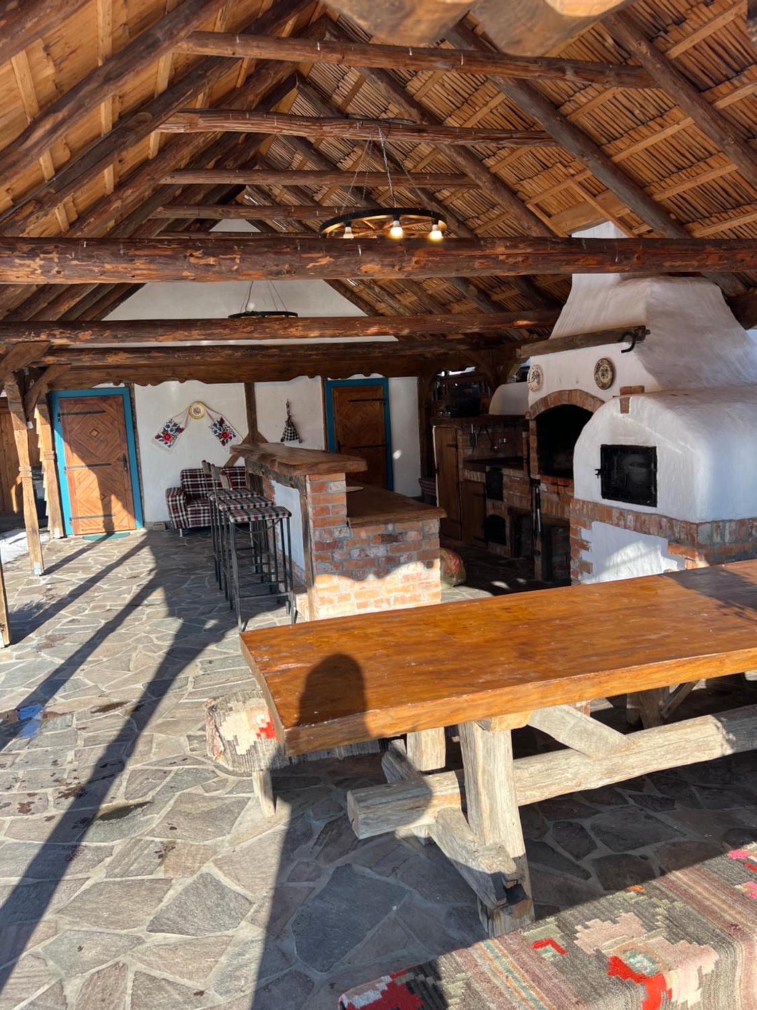 Casa Colt Din Maramures - Old Traditional House Ocna Şugatag Eksteriør billede